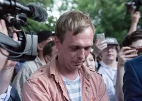 Голунов потребовал от задержавших его полицейских 5 млн рублей