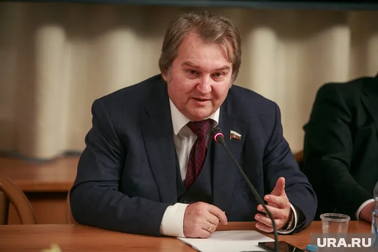 Емельянов предложил отменить мораторий на смертную казнь для педофилов