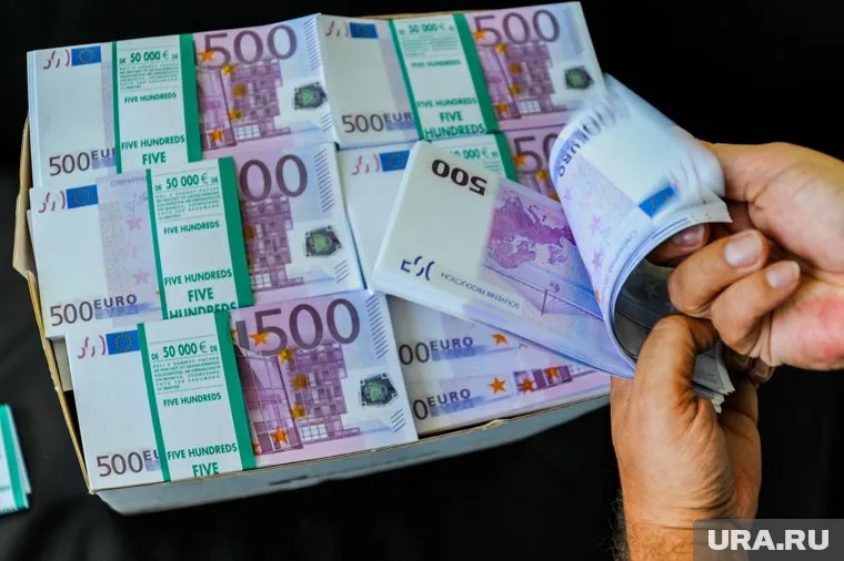 Политолог Александр Домрин считает, что Украина попытается не платить по долгам