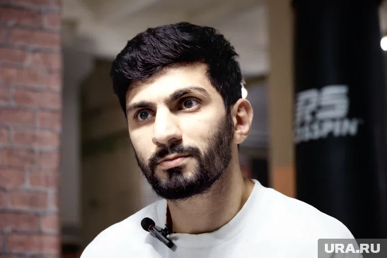 Боксер из Кургана Вазир Тамоян рассказал, почему все его ученики занимаются без послаблений