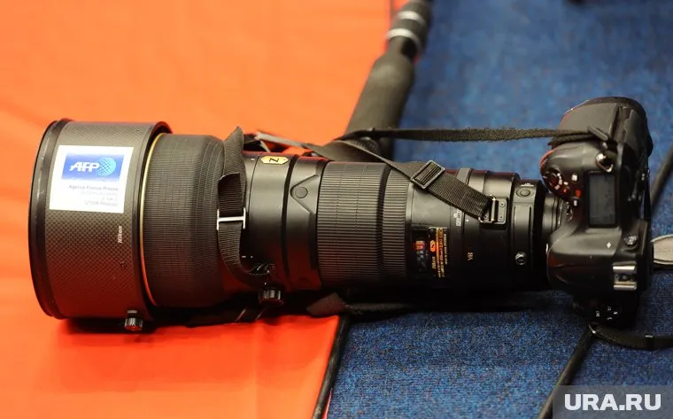 Рискуя жизнью, фотограф сумел запечатлеть убийцу посла