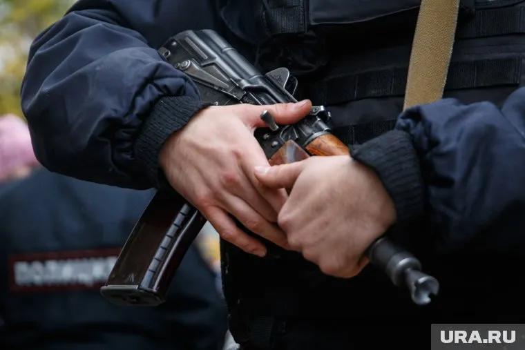 На место драки с подростками в Челябинске выезжали сотрудники Росгвардии, передают очевидцы