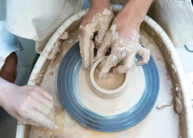 От путешествия в Ирландию до гончарного круга: куда сводить детей на выходных в Челябинске