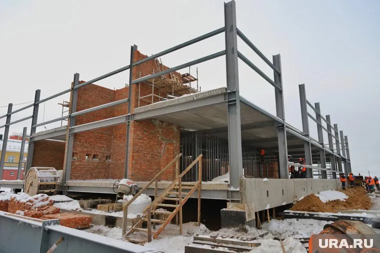 Власти планируют достроить площадку к осени 2023 года