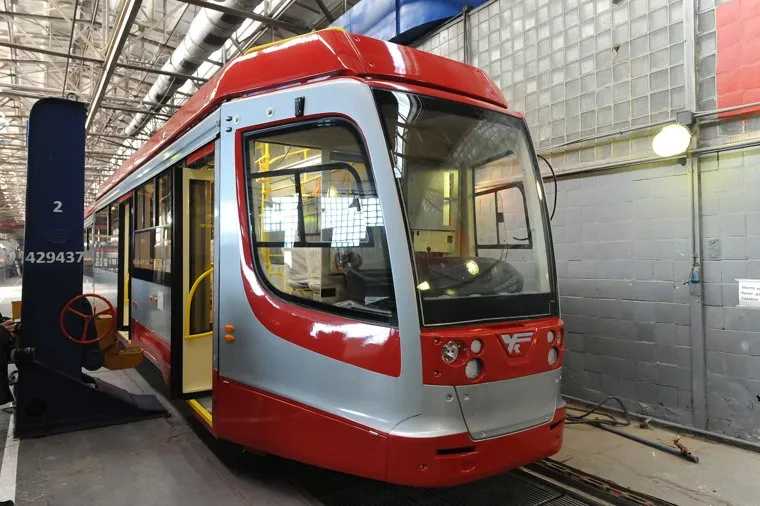 Рабочая поездка губернатора Челябинской области Дубровского Бориса в Усть-катав, на Усть-Катавский вагоностроительный завод, трамвай уквз