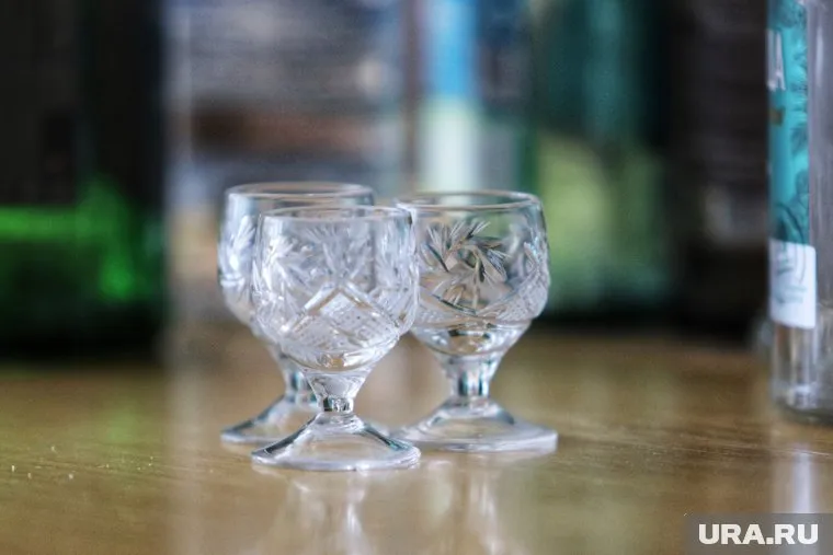 Купить спиртное нельзя будет 1, 12 и 24 июня