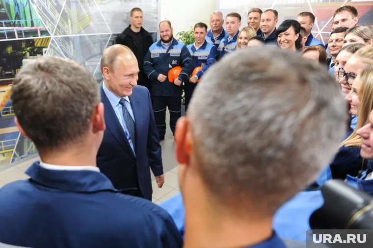 Путин ненадолго вышел к горожанам (фото из архива)