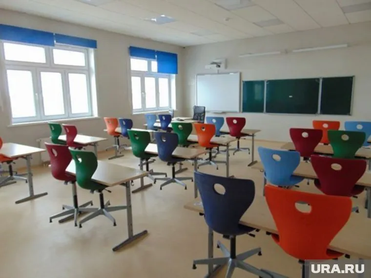 «НОВАТЭК» подарил новое здание школе-интернату, но проблемы не исчезли