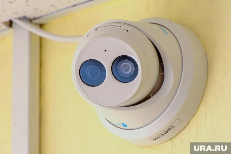 Мужчина тайно установил видеокамеру в квартире бывшей супруги