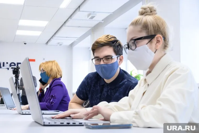 Обучающиеся могут получить право осваивать несколько квалификаций в рамках основной образовательной программы