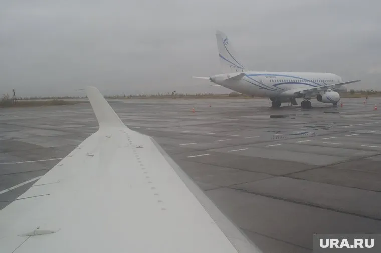 Несколько самолетов ушли на вынужденную посадку в Сургут