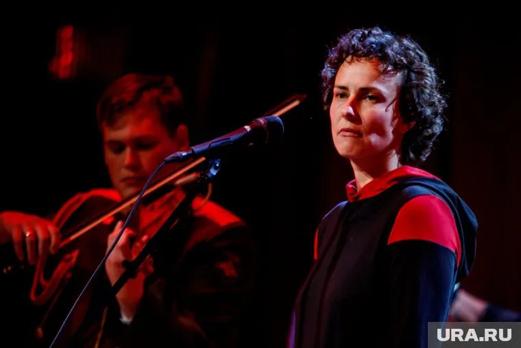 Певицу Чичерину силовики заподозрили в экстремизме