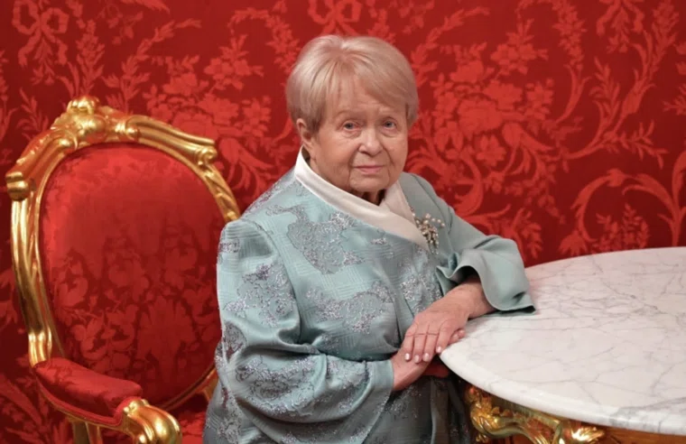 Телефонный звонок президента застал Александру Пахмутову во время выступления на собственном юбилейном концерте