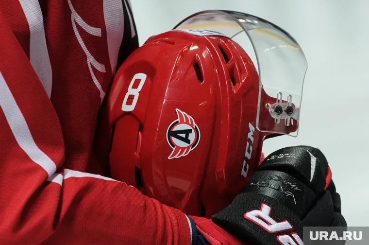 Екатеринбургские хоккеисты выиграли со значительным преимуществом