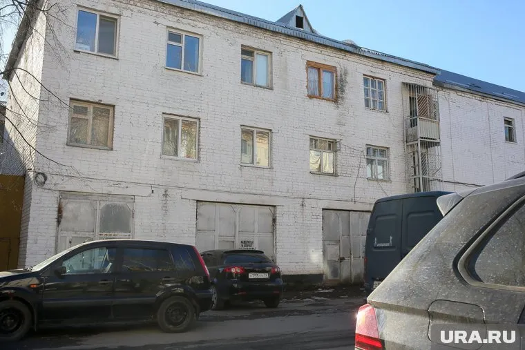 На место взрыва выехали сотрудники МВД