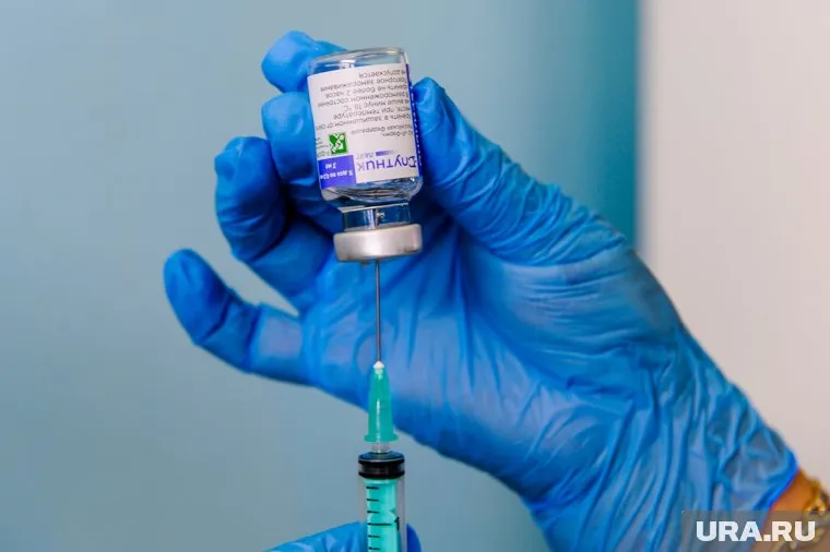 Новая инструкция допускает одновременную вакцинацию от COVID и гриппа