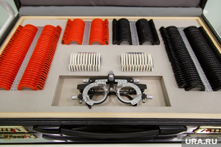 Детям нужно проверять зрение ежегодно, чтобы вовремя заметить первые признаки миопии