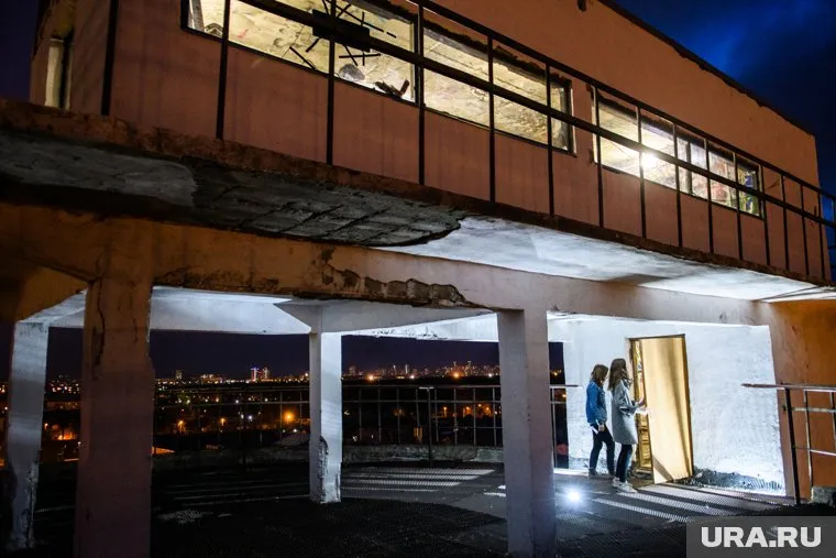 Своими работами художница хочет привлечь внимание к значимому конструктивистскому зданию (архивное фото)