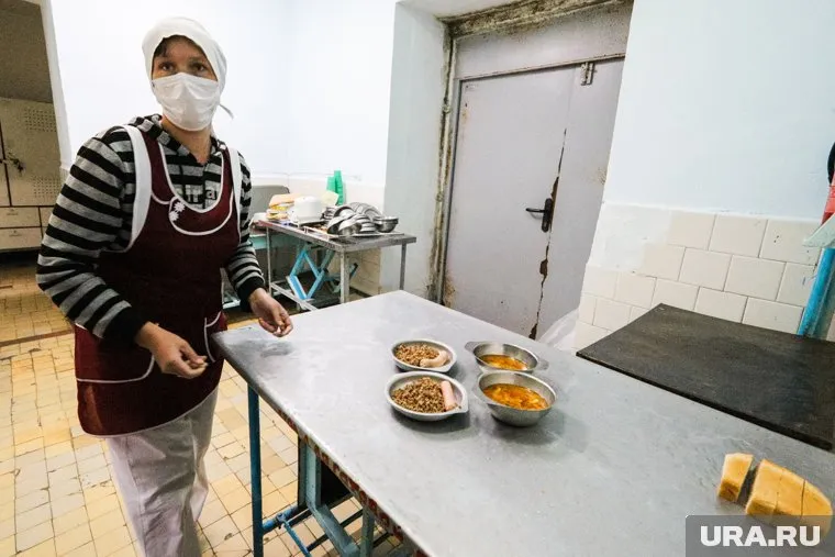 Персонал закрытого тубдиспансера в поселке Чернавский будут судиться с работодателем