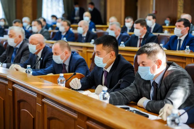 Первая сессия нового состава Законодательного собрания Челябинской области. Челябинск
