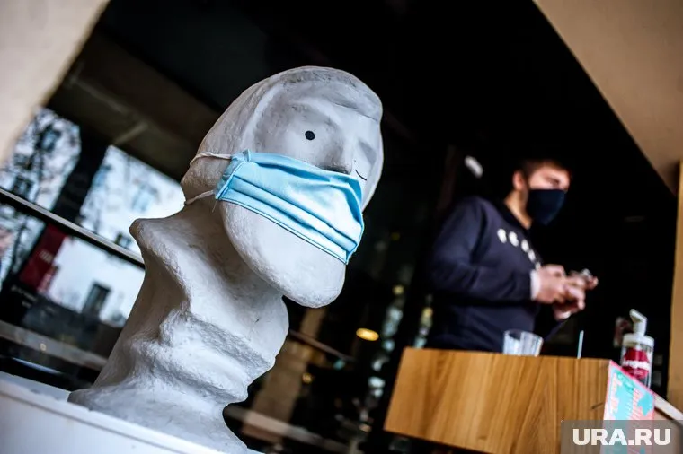 Владислав Жемчугов призвал перестать вводить ограничительные меры из-за штамма «Омикрон»