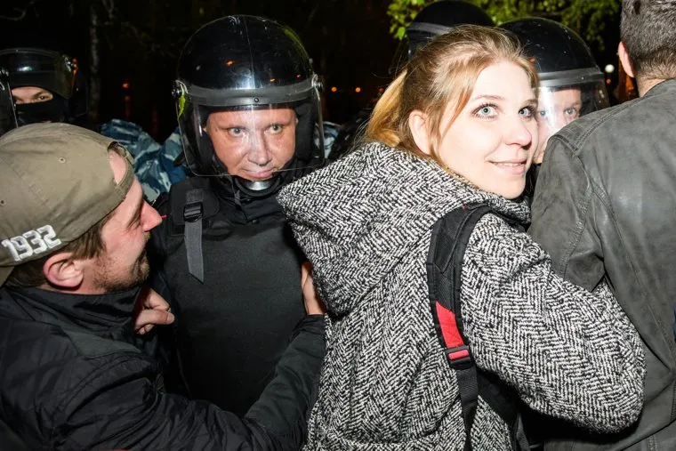 Третий день протестов против строительства храма Св. Екатерины в сквере у театра драмы. Екатеринбург