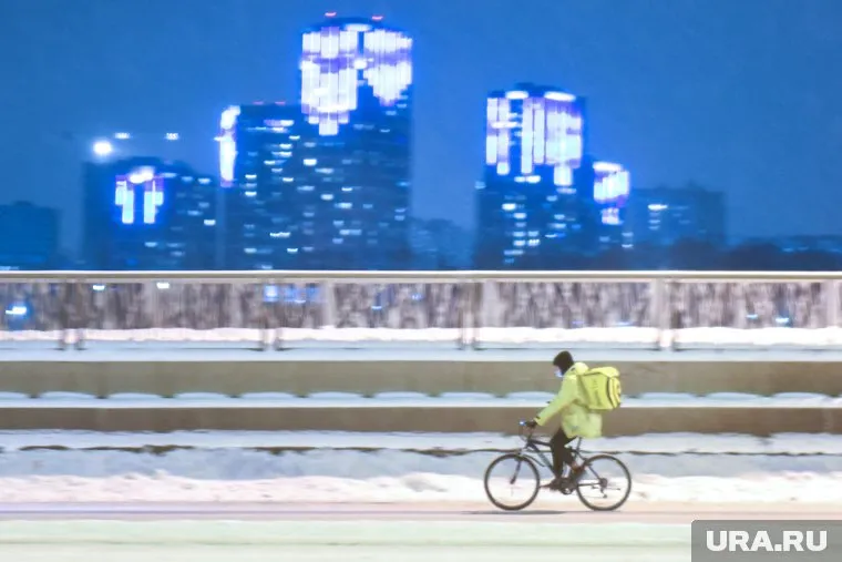 На роль доставщика ищут мужчину 33-40 лет среднего телосложения