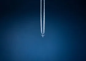 Жителей Нового Уренгоя напугал самолет, низко пролетевший над жилыми домами