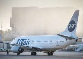 Самолет UTair, летящий в ХМАО, экстренно вернулся в Москву