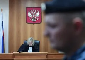 Екатеринбуржца, перерезавшего горло девушке на Эльмаше, отправили в СИЗО