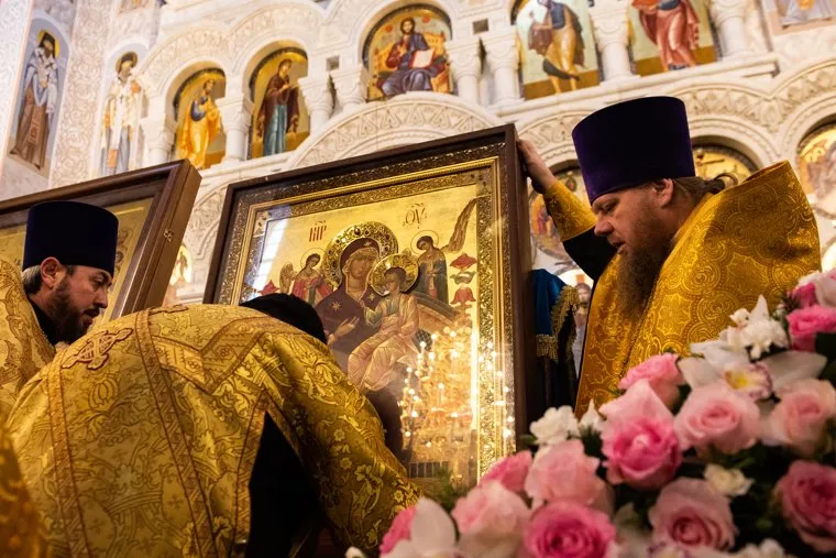 Встреча чудотворной иконы Божией Матери «Всецарица». Екатеринбург