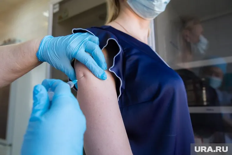 Свердловчане охотно прививаются в торговых центрах