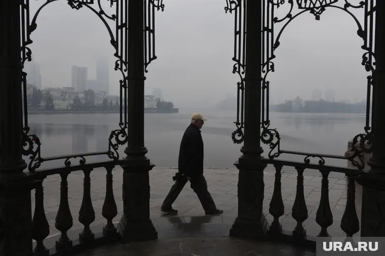 Жители Перми пожаловались на смог и запах гари в одном из микрорайонов