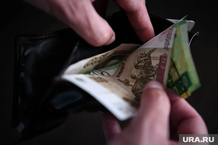 Жители малых курганских поселков получают в среднем 38 тысяч рублей в месяц