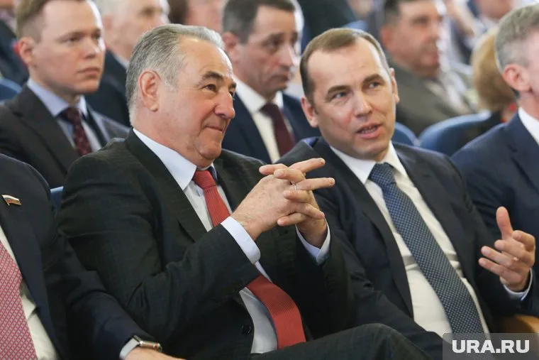 Курганцы предполагают, что экс-губернатор Олег Богомолов (слева) проводил в Кургане деловые встречи