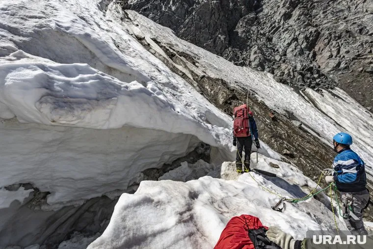 Альпинисты пытались покорить гору Дхаулагири, пишет Himalayan Times