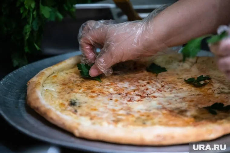 Владелиц пиццерий сообщил, что в России лучше жить, чем в Италии