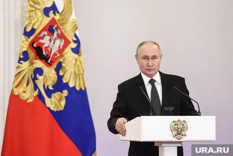 Путин утвердил статус многодетной семьи