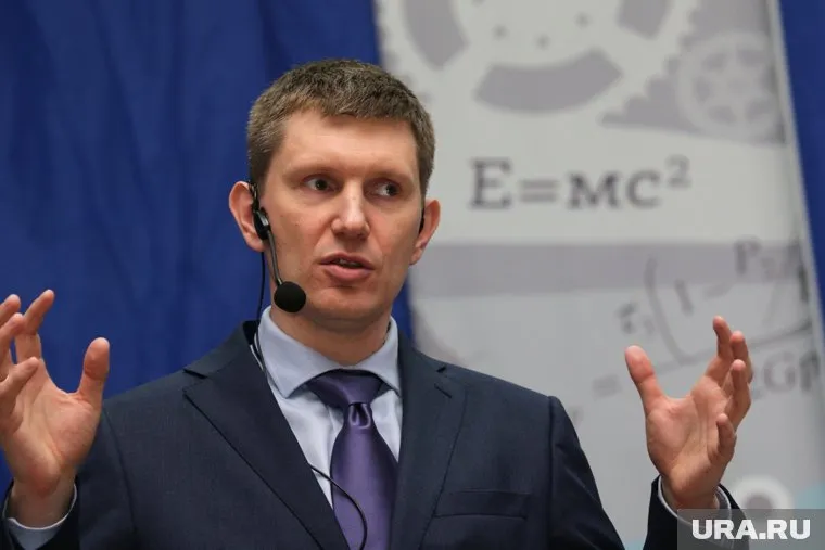 Конкуренты открыто атакуют Максима Решетникова