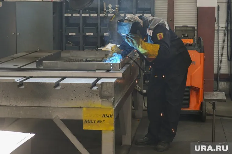 За дисциплиной рабочих компрессорного завода проследит компьютер