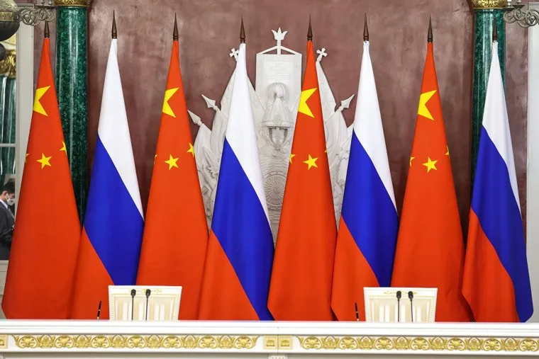 Президент России Владимир Путин и председатель КНР Си Цзинь Пин на встрече во время совместного заявления в Кремле. Москва