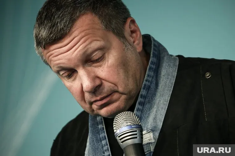 Соловьев прослезился после стихотворения о войне в эфире телеканала «Россия 1»