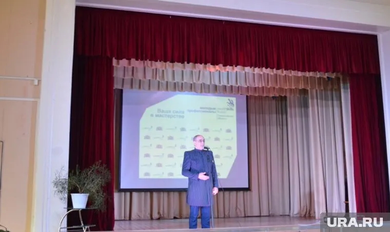 Юрий Зеленов сразил всех своим облачением