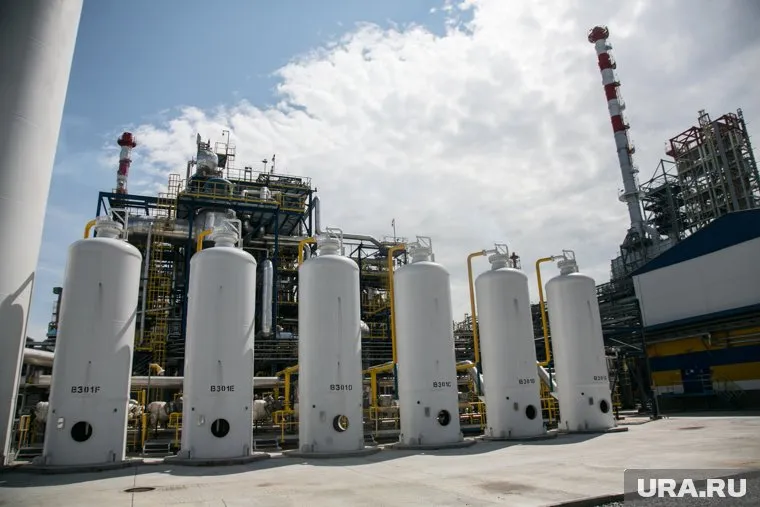 Долги Антипинского НПЗ превышают 346 млрд рублей