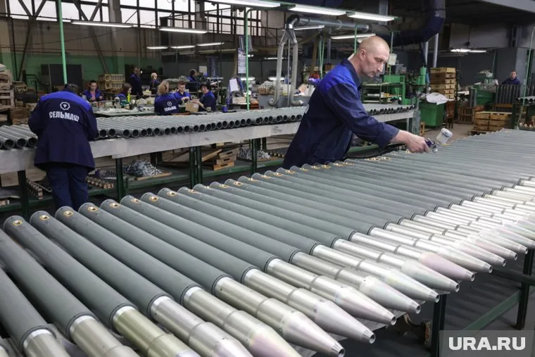 Россия беспрерывно производит боеприпасы, отметила Майя Карлин