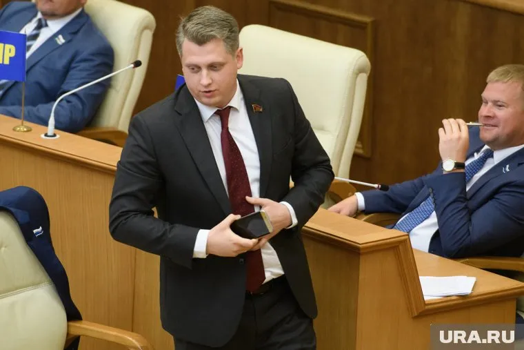 Лидер свердловских коммунистов Александр Ивачев пойдет в Госдуму и по списку, и по округу