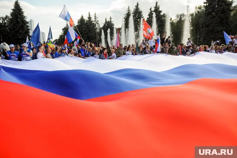 22 августа города Ямала празднично встретили День Государственного флага