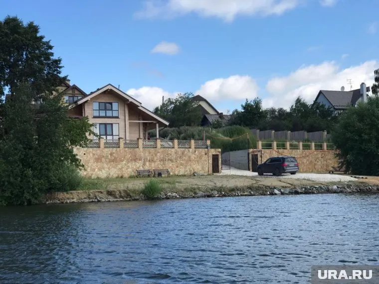 Элита давно обжилась на Шарташе и даже не думала, что однажды придут с проверкой