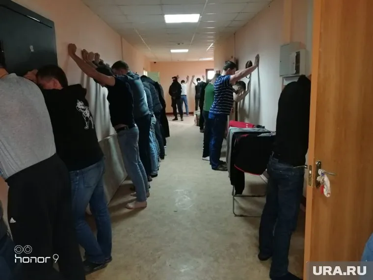 Силовики провели обыски в 4 подпольных игровых клубах. Само оборудование изъято