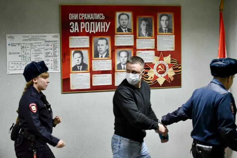 Избрание меры пресечения Фартовому в Ленинском суде. Екатеринбург